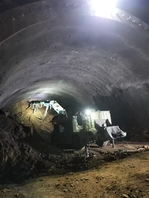 Como abrir a obra com máquina de concreto projetado úmido para escavação de t...
